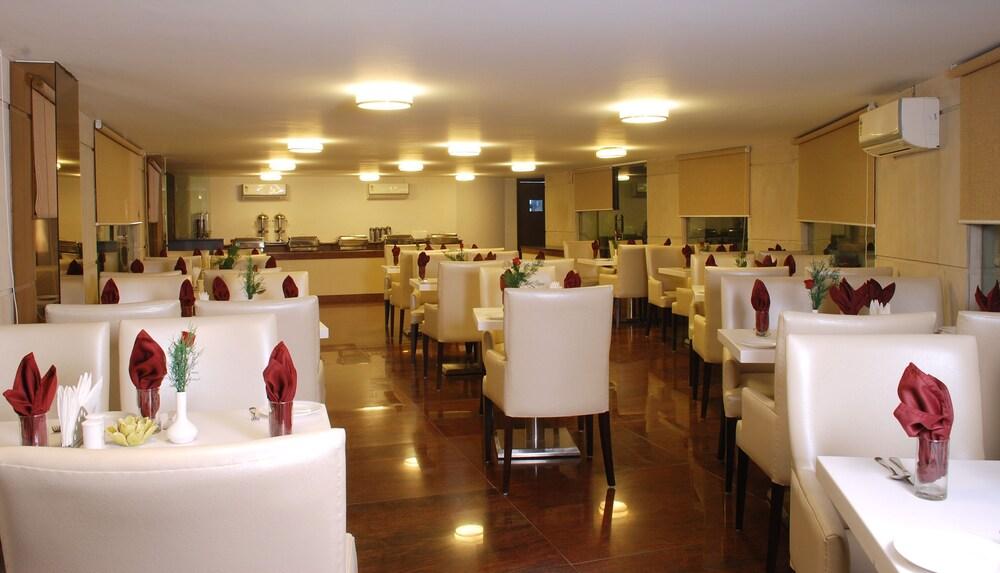 Africa Avenue Gk - 1 Hotel Ню Делхи Екстериор снимка